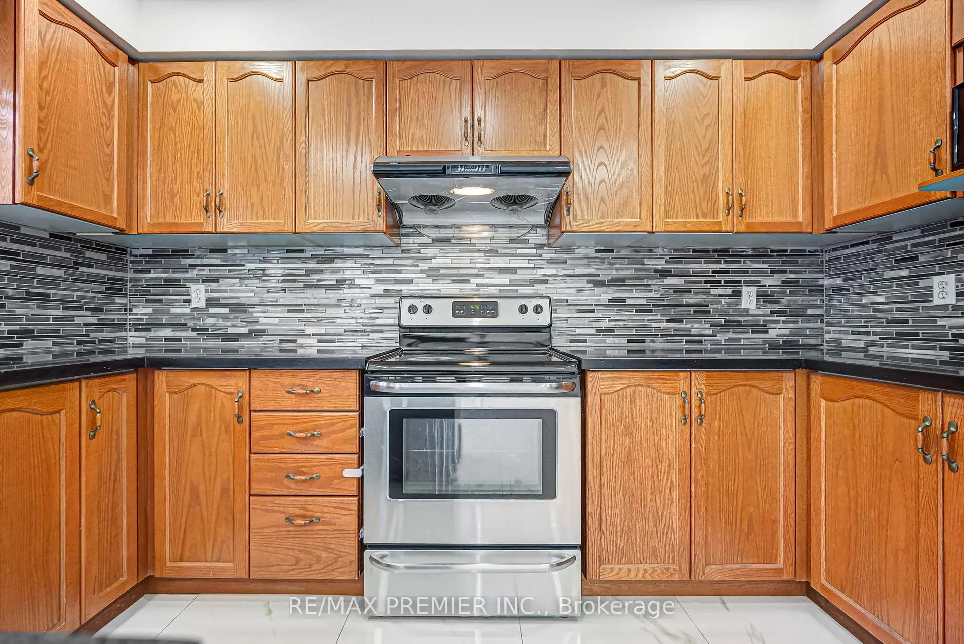 Photo 24 of Unit 27, 165 Fieldstone Drive, Vaughan, East Woodbridge — HOMEH