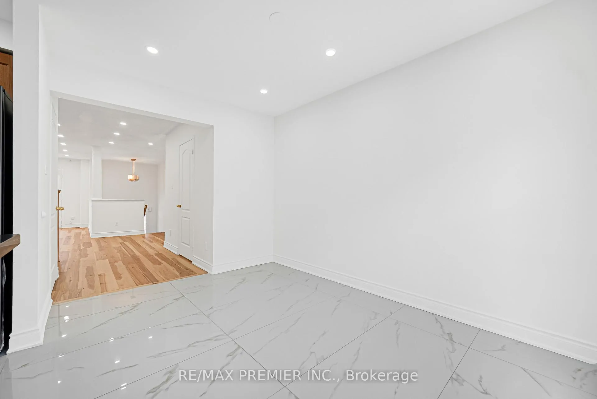 Photo 27 of Unit 27, 165 Fieldstone Drive, Vaughan, East Woodbridge — HOMEH