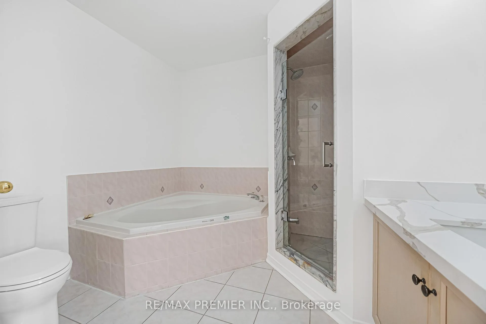 Photo 39 of Unit 27, 165 Fieldstone Drive, Vaughan, East Woodbridge — HOMEH