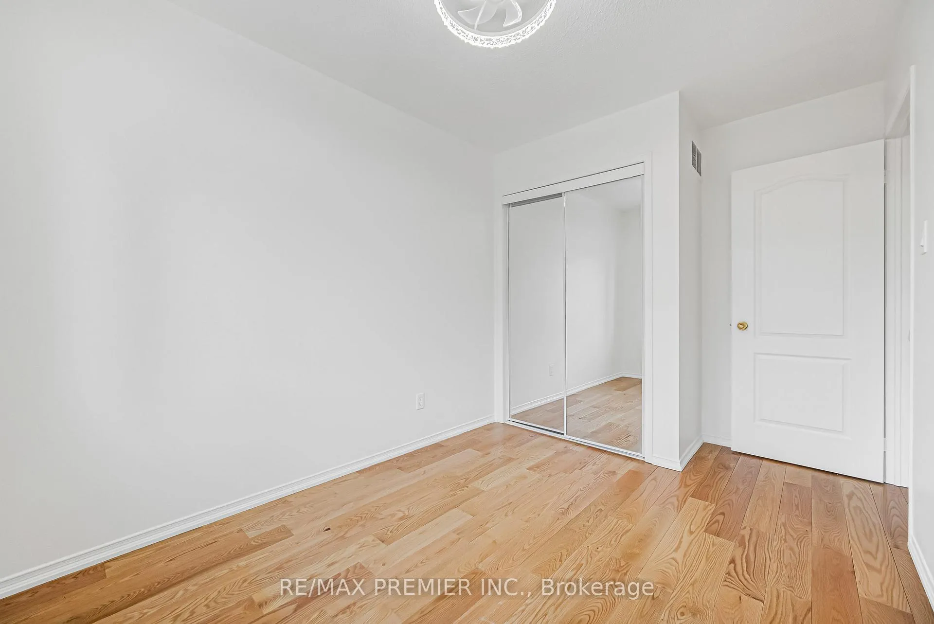 Photo 48 of Unit 27, 165 Fieldstone Drive, Vaughan, East Woodbridge — HOMEH