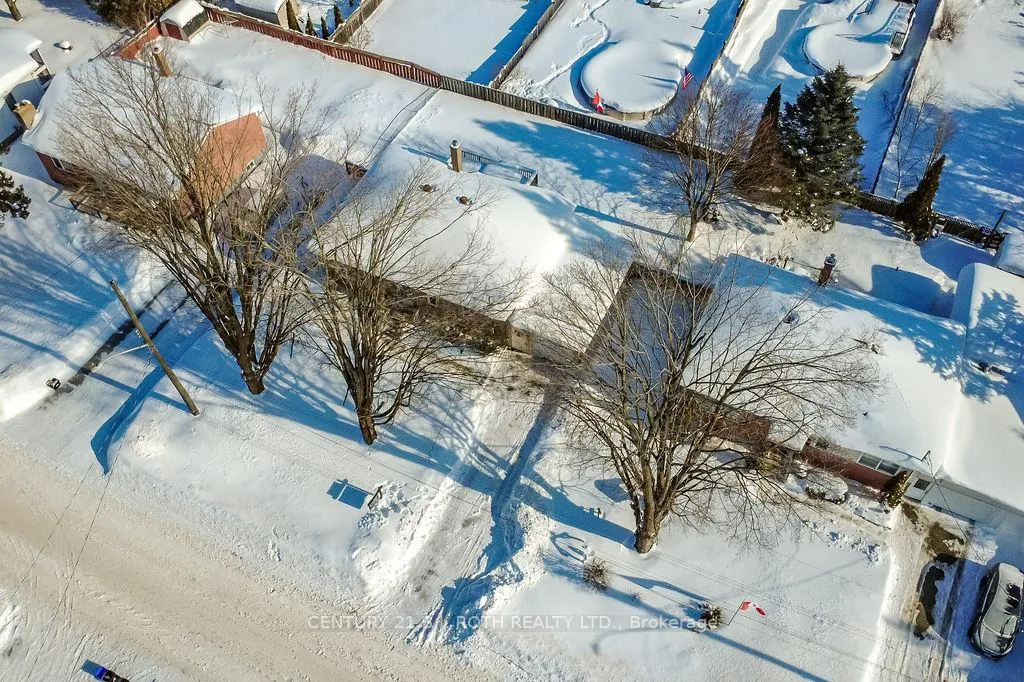 Photo 2 of 350 Millard Street, Orillia — HOMEH