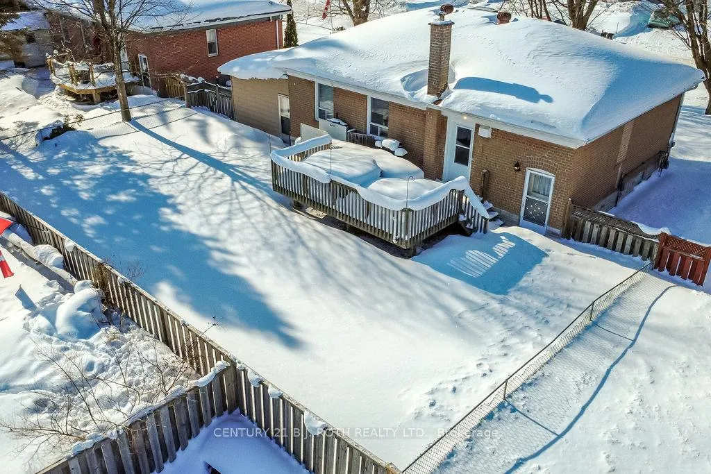 Photo 3 of 350 Millard Street, Orillia — HOMEH