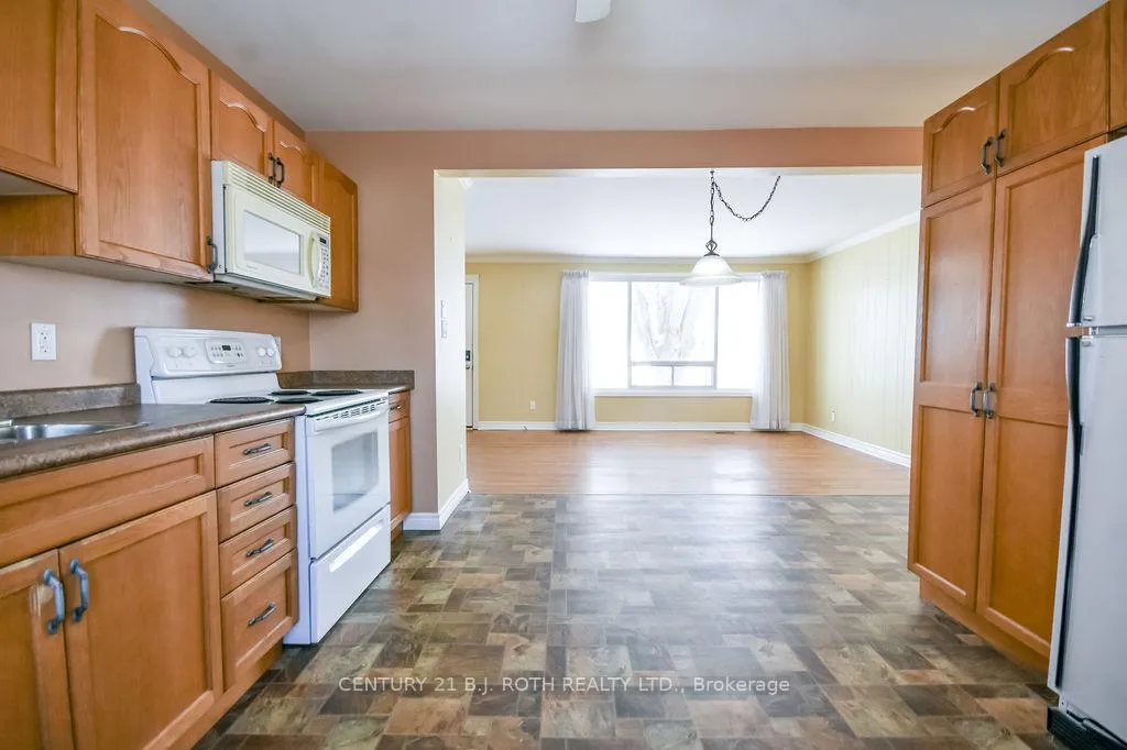 Photo 20 of 350 Millard Street, Orillia — HOMEH