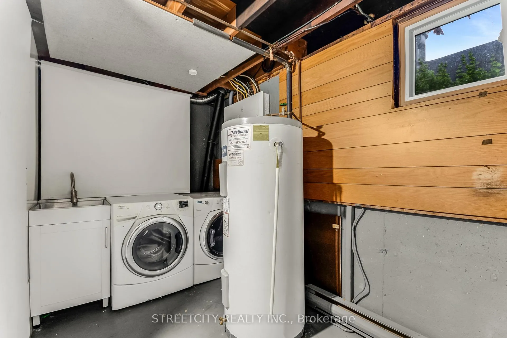 Photo 20 of Unit D, 71 Wellesley Crescent, London, East I — HOMEH