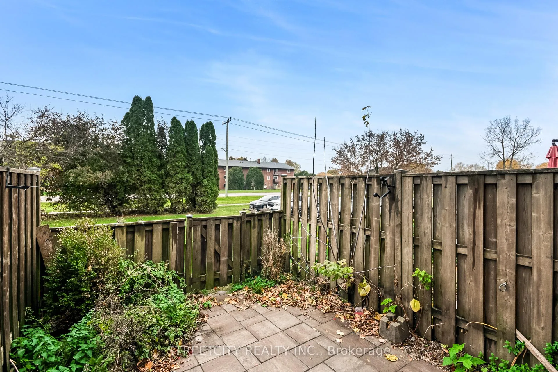 Photo 21 of Unit D, 71 Wellesley Crescent, London, East I — HOMEH