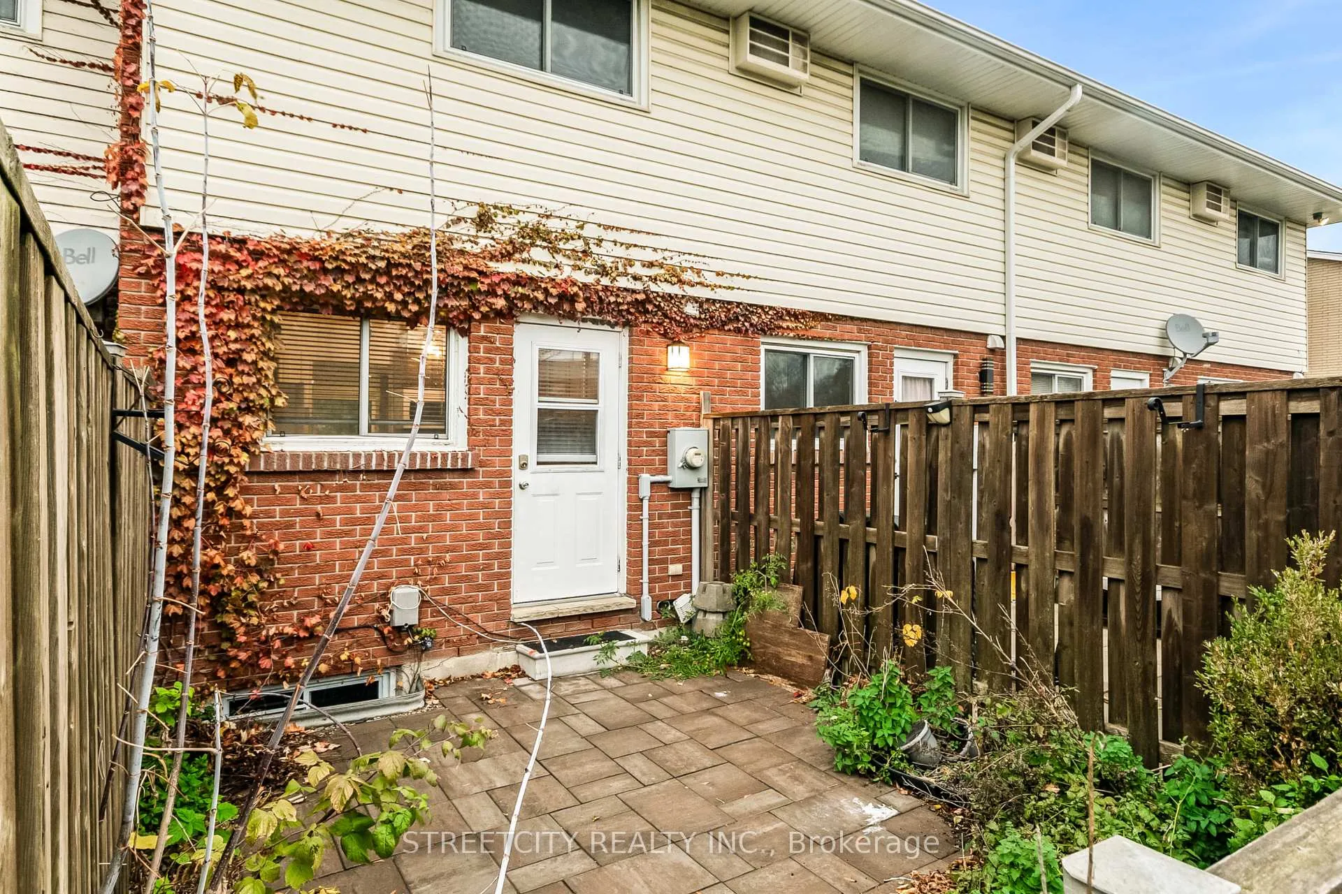 Photo 22 of Unit D, 71 Wellesley Crescent, London, East I — HOMEH