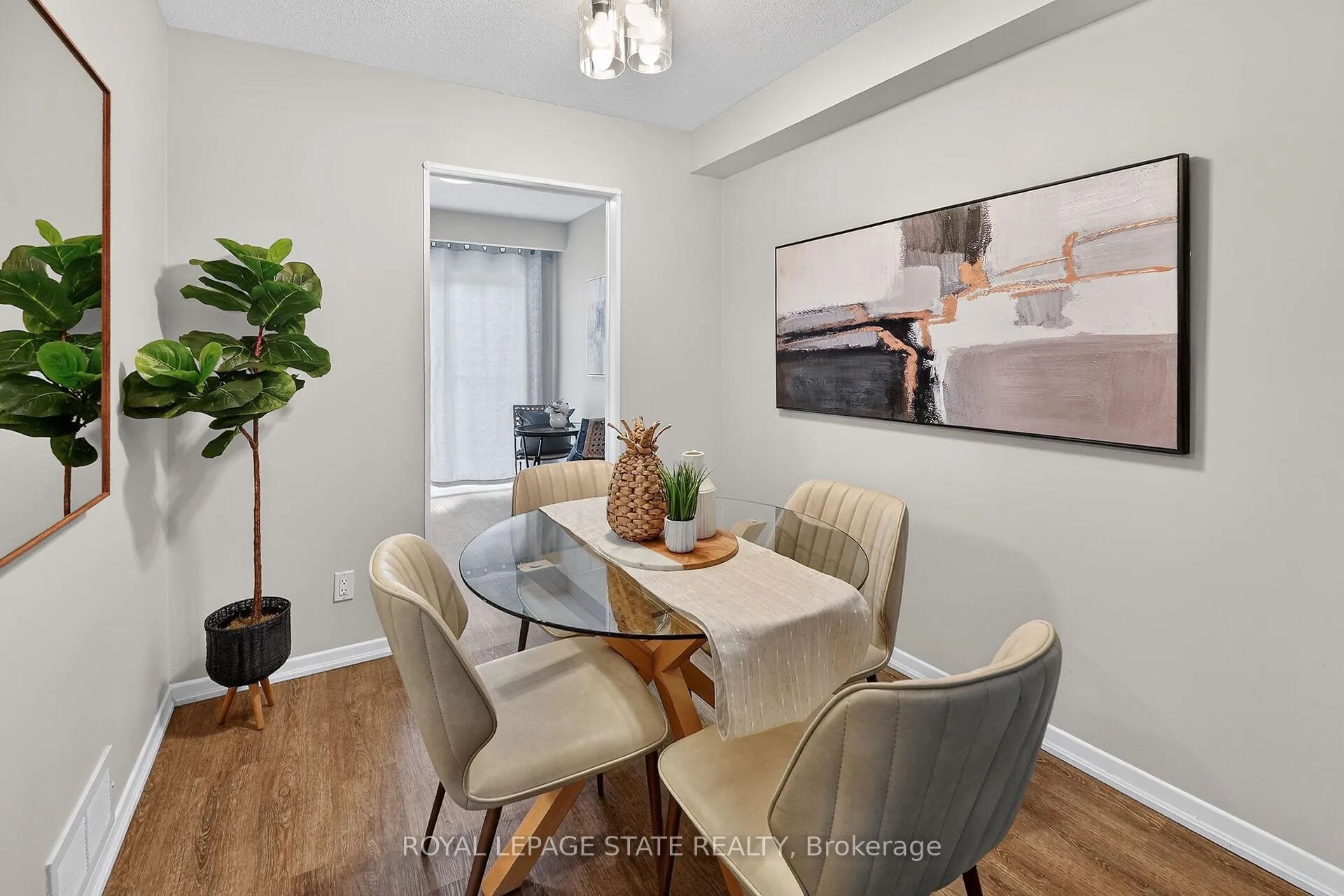 Photo 7 of Unit 7, 567 Guelph Line, Burlington, Roseland — HOMEH