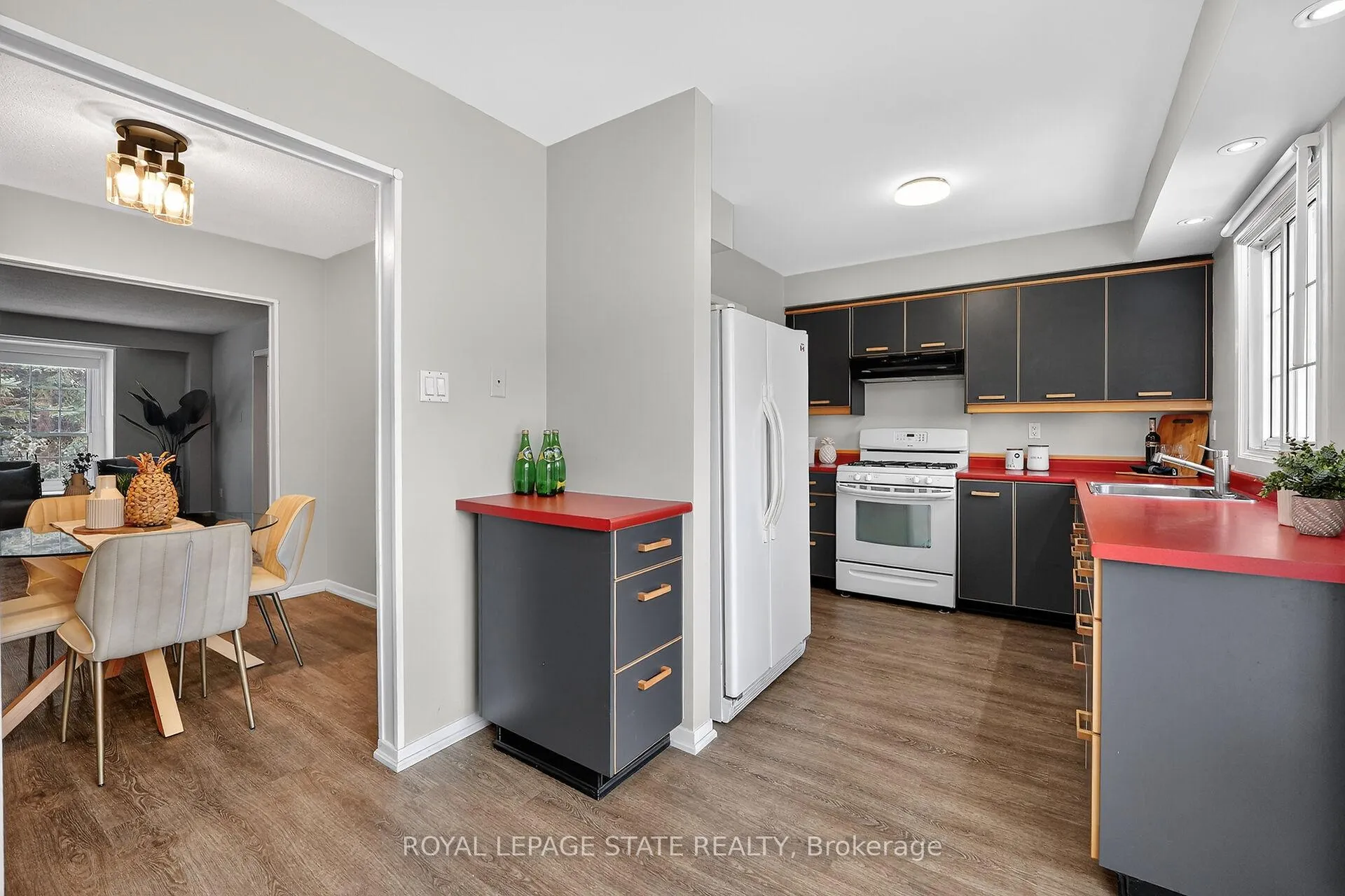Photo 11 of Unit 7, 567 Guelph Line, Burlington, Roseland — HOMEH