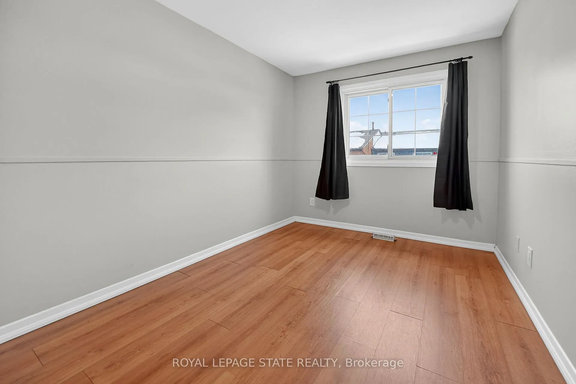Photo 23 of Unit 7, 567 Guelph Line, Burlington, Roseland — HOMEH