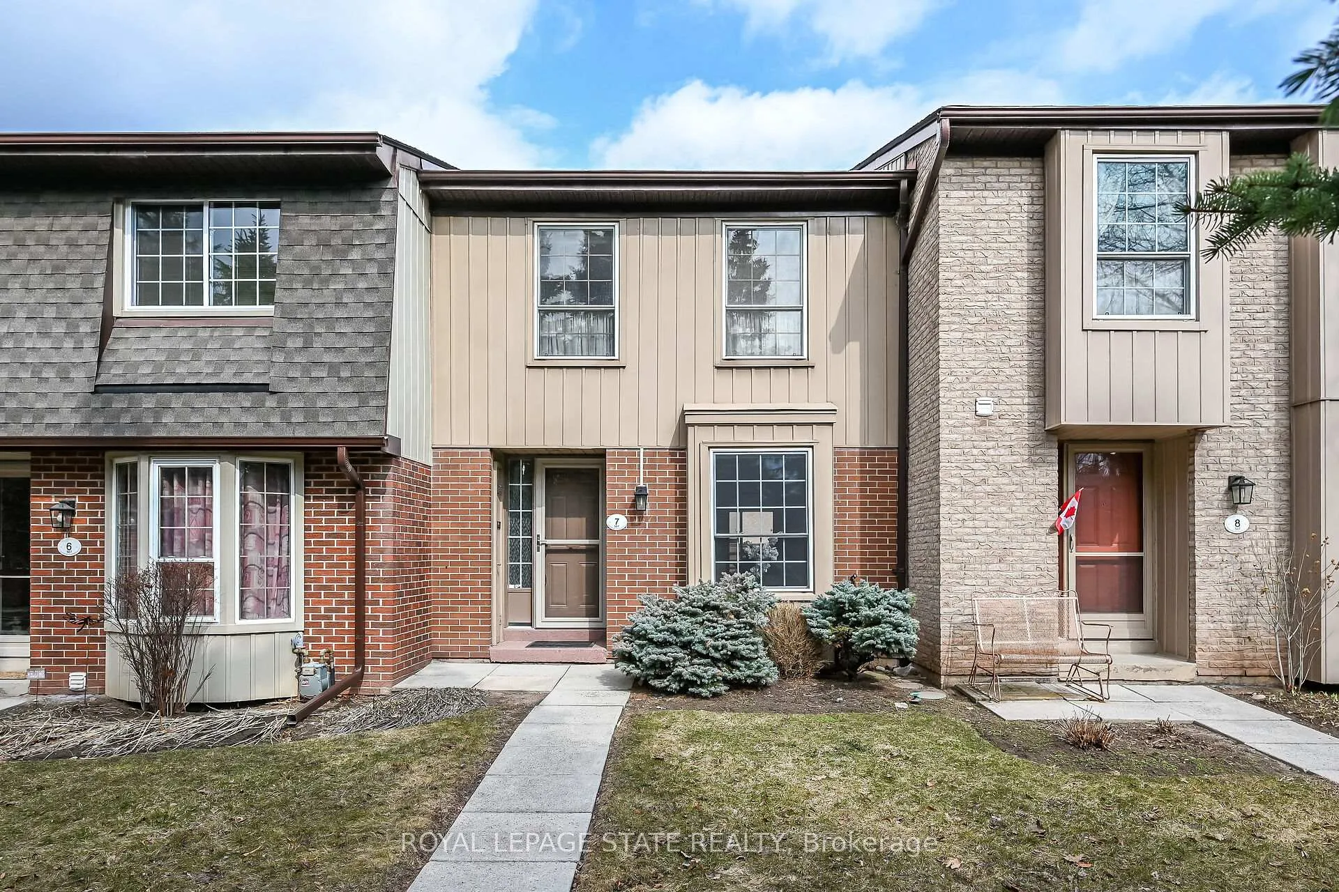 Photo 1 of Unit 7, 567 Guelph Line, Burlington, Roseland — HOMEH