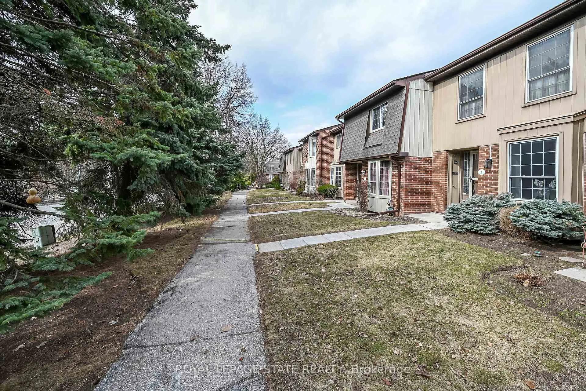 Photo 34 of Unit 7, 567 Guelph Line, Burlington, Roseland — HOMEH