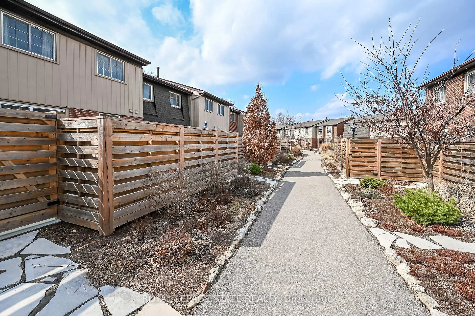 Photo 35 of Unit 7, 567 Guelph Line, Burlington, Roseland — HOMEH
