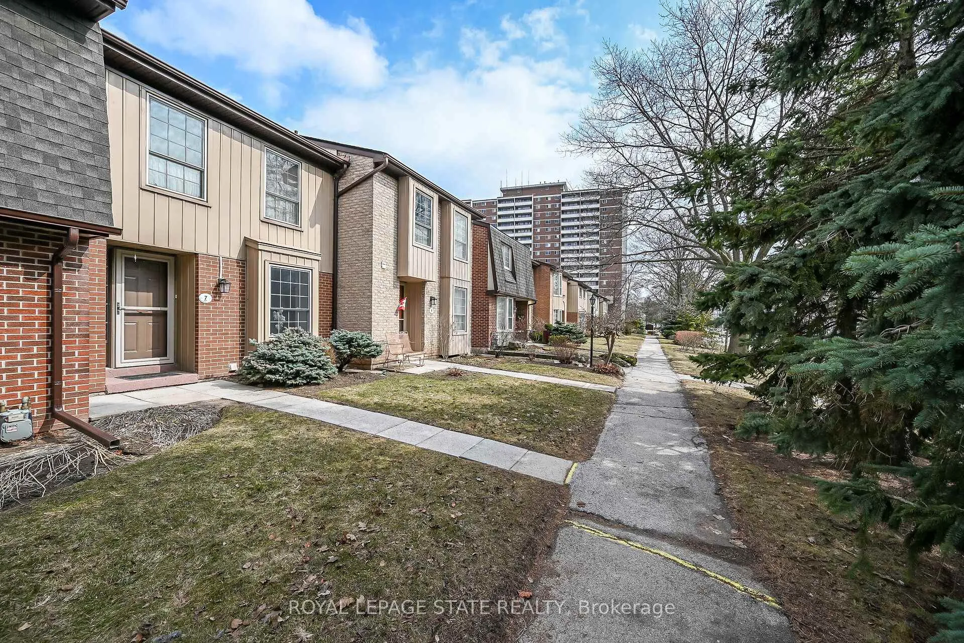 Photo 38 of Unit 7, 567 Guelph Line, Burlington, Roseland — HOMEH