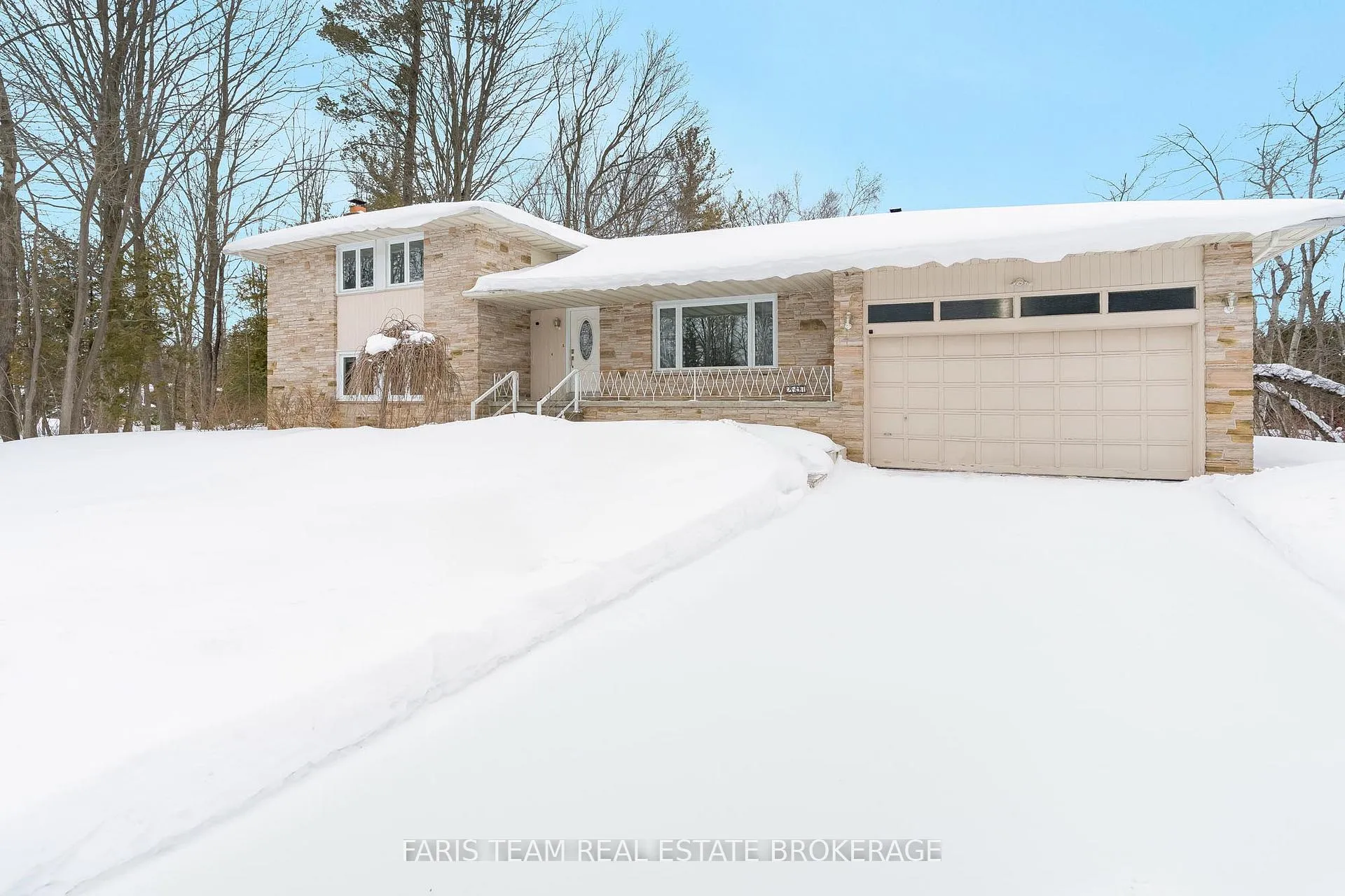 Photo 1 of 2597 George Johnston Road, Springwater, Minesing — HOMEH