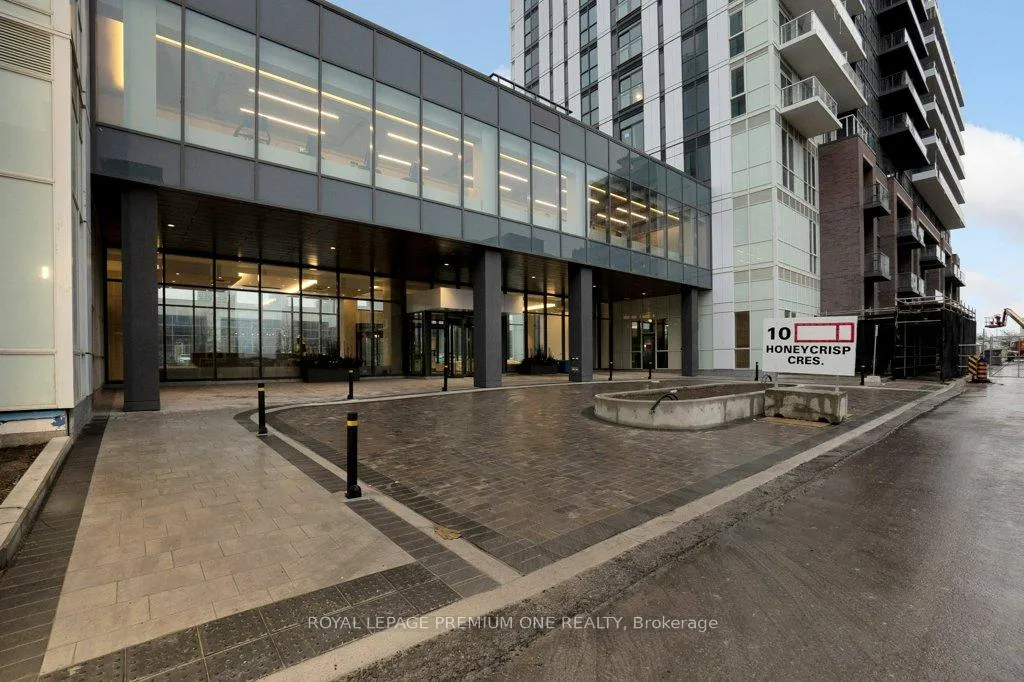Photo 3 of Unit 106, 10 Honeycrisp Crescent, Vaughan, Vaughan Corporate Centre — HOMEH