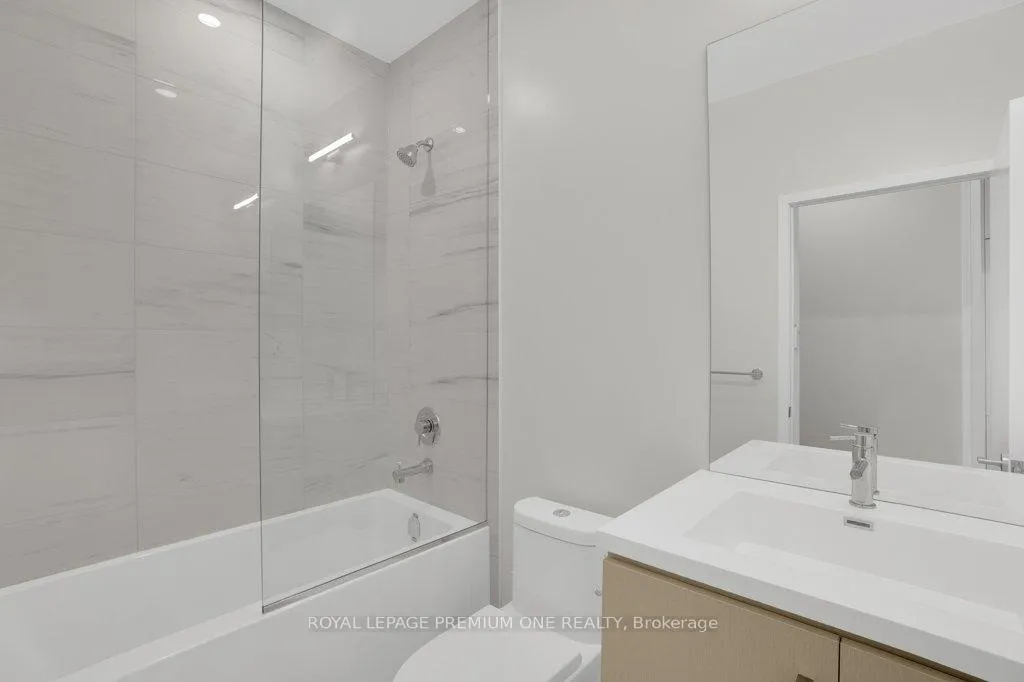 Photo 14 of Unit 106, 10 Honeycrisp Crescent, Vaughan, Vaughan Corporate Centre — HOMEH