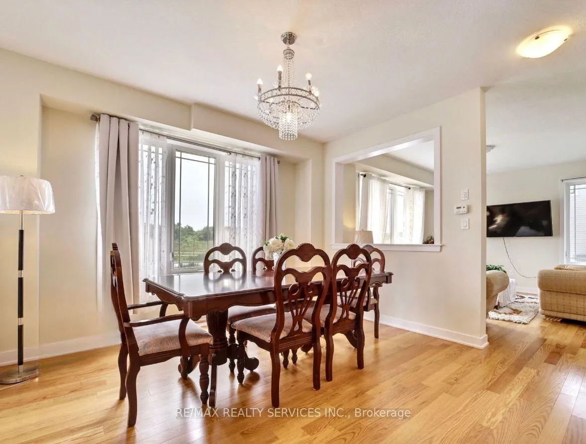 Photo 3 of 237 Eastbridge Avenue, Welland, Dain City — HOMEH