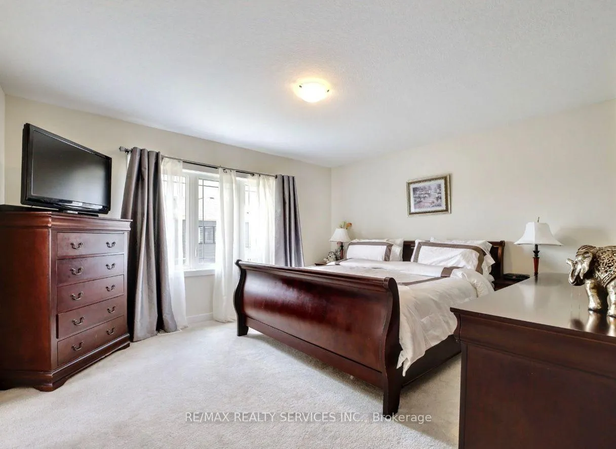 Photo 5 of 237 Eastbridge Avenue, Welland, Dain City — HOMEH