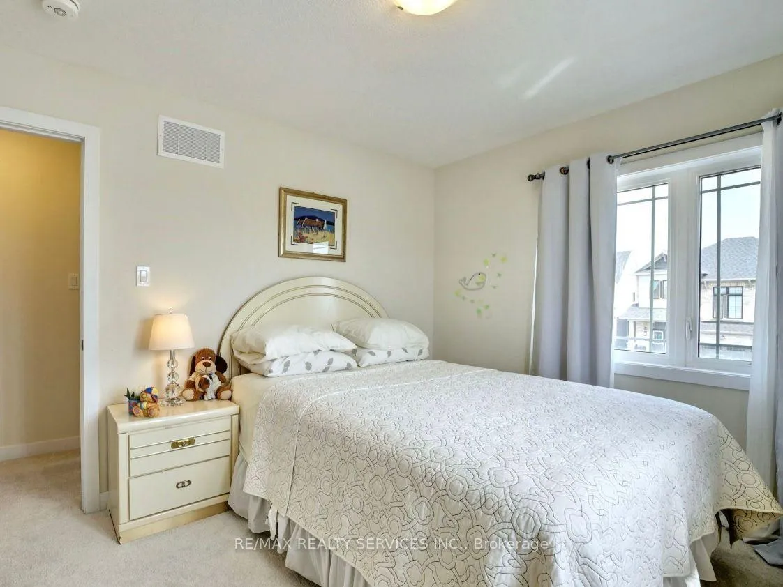 Photo 7 of 237 Eastbridge Avenue, Welland, Dain City — HOMEH