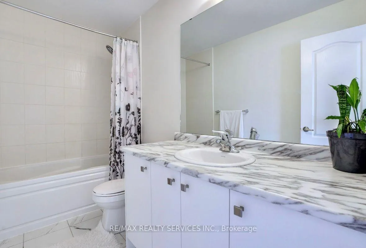 Photo 9 of 237 Eastbridge Avenue, Welland, Dain City — HOMEH