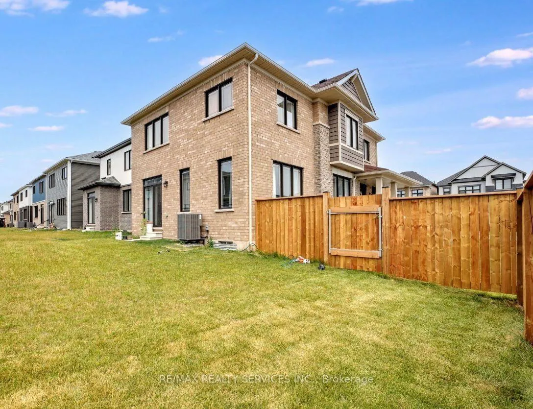 Photo 11 of 237 Eastbridge Avenue, Welland, Dain City — HOMEH