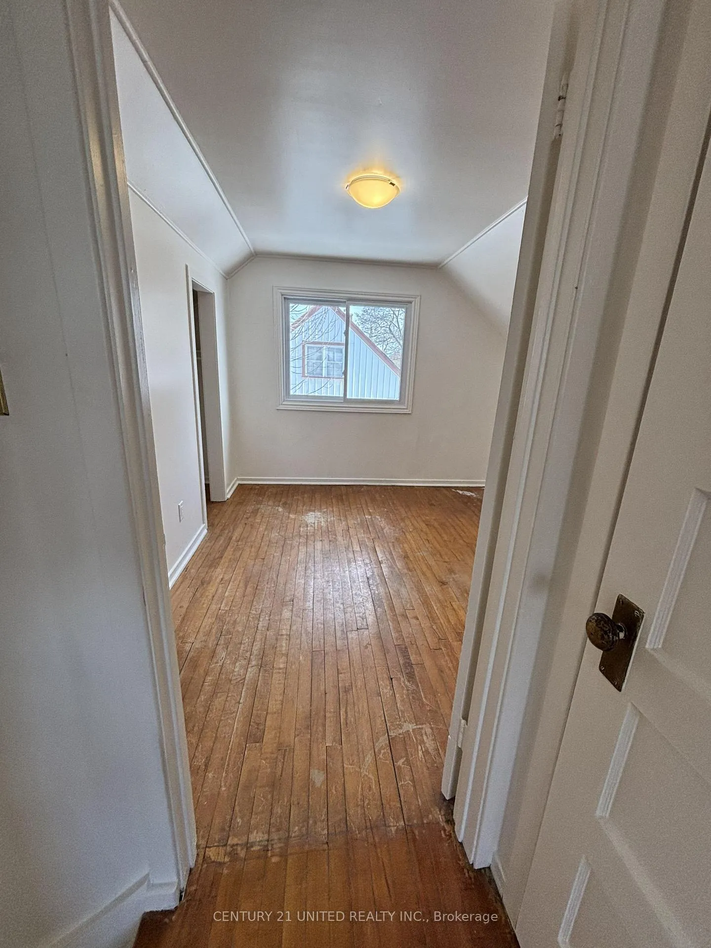 Photo 12 of 638 Mckellar Street, Peterborough, Otonabee Ward 1 — HOMEH