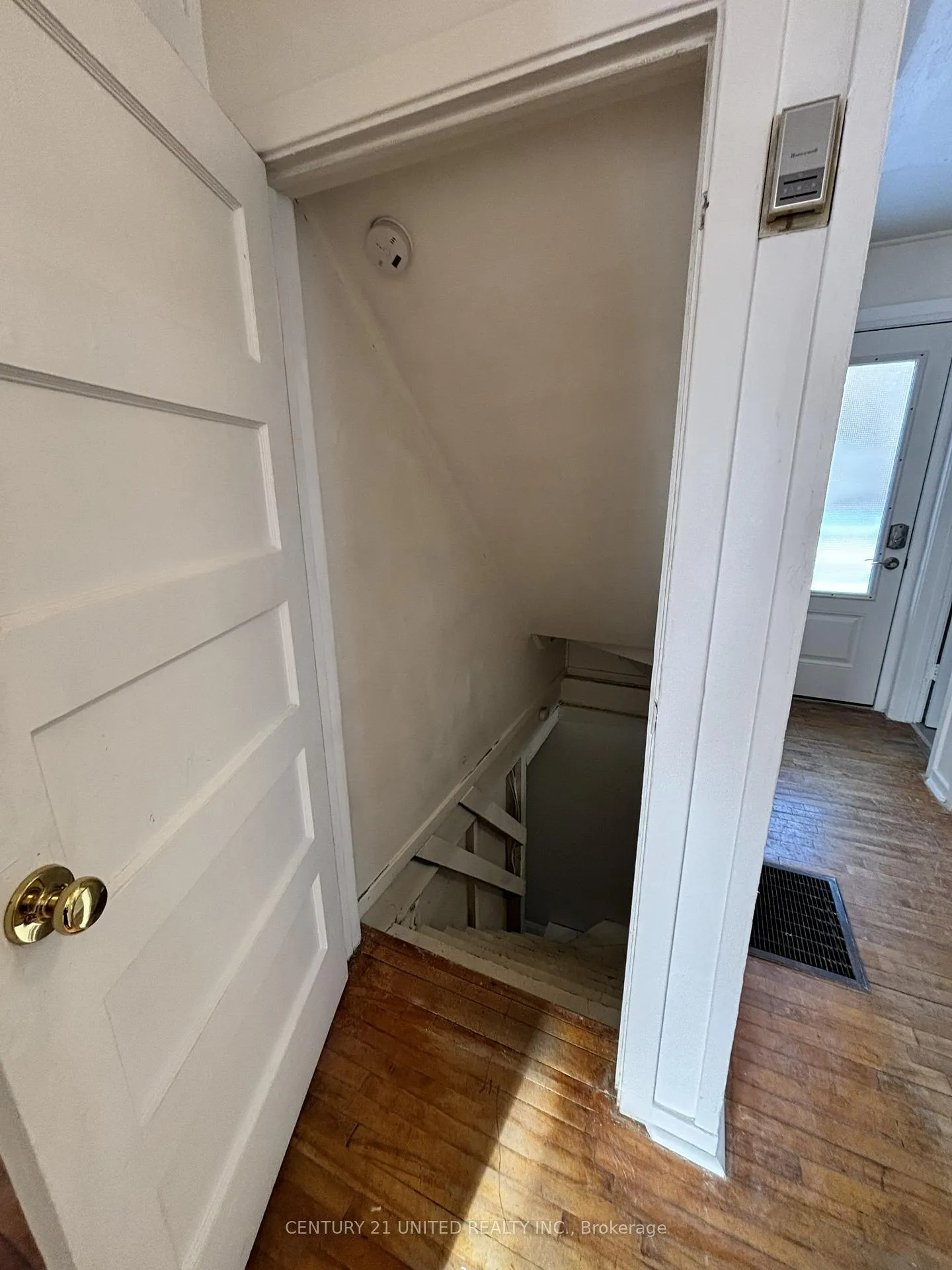 Photo 16 of 638 Mckellar Street, Peterborough, Otonabee Ward 1 — HOMEH