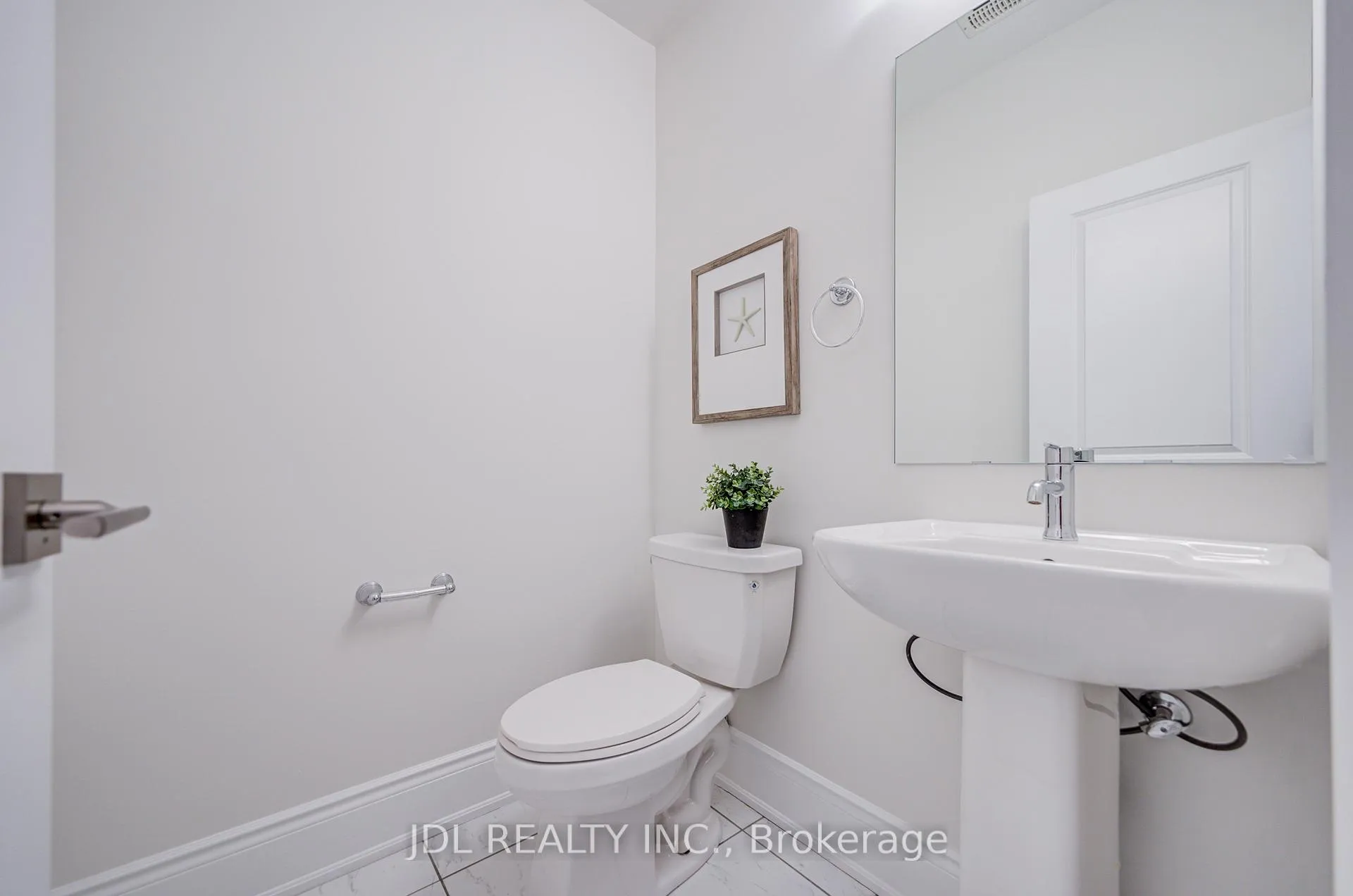 Photo 6 of 94 Carrville Woods Circle, Vaughan, Patterson — HOMEH