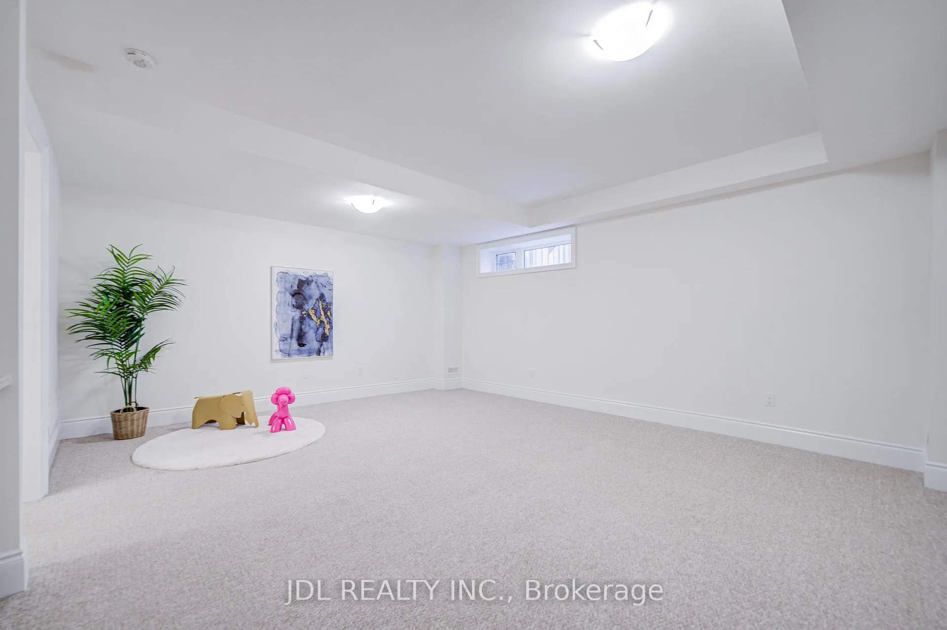 Photo 7 of 94 Carrville Woods Circle, Vaughan, Patterson — HOMEH