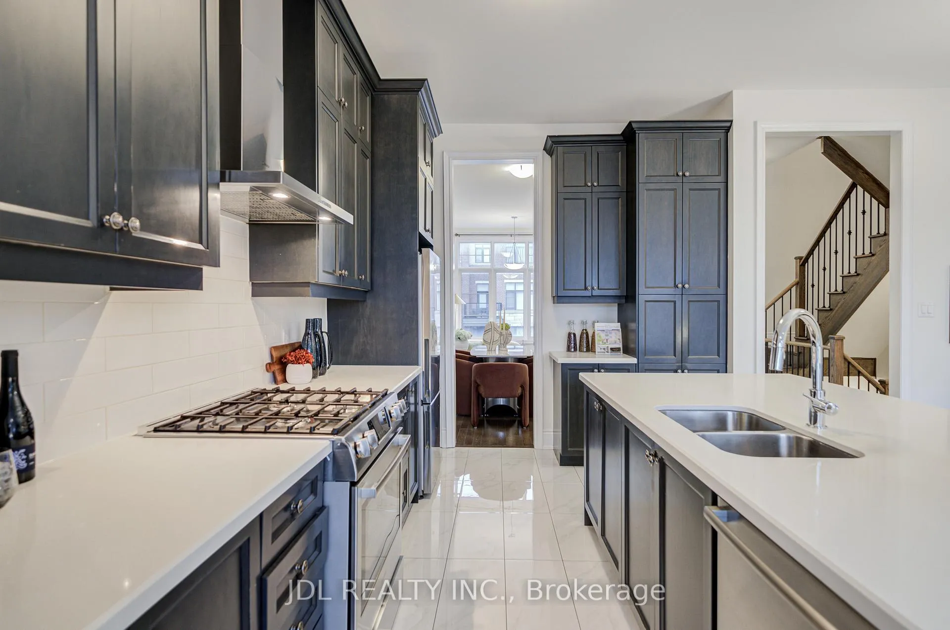 Photo 19 of 94 Carrville Woods Circle, Vaughan, Patterson — HOMEH