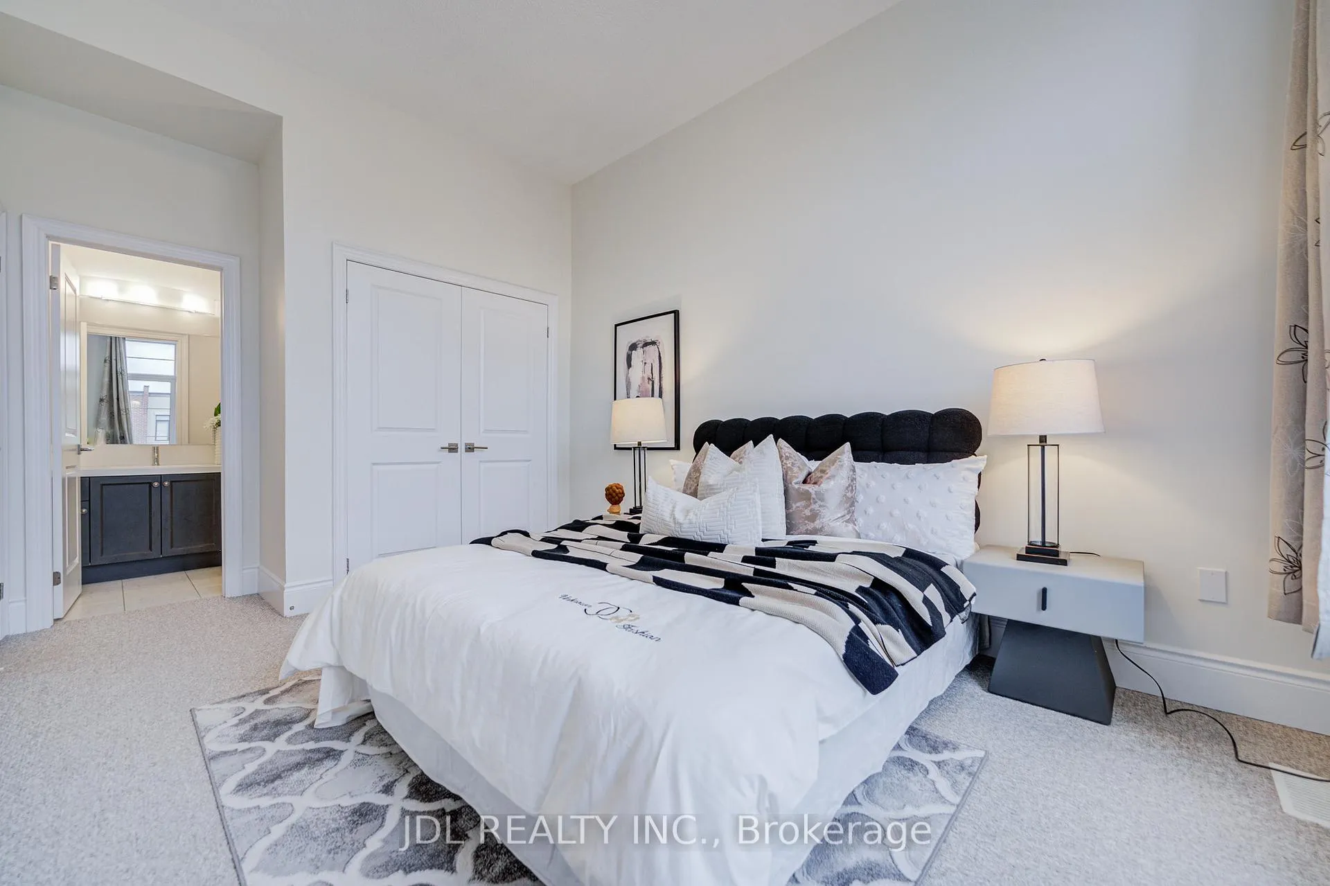 Photo 43 of 94 Carrville Woods Circle, Vaughan, Patterson — HOMEH