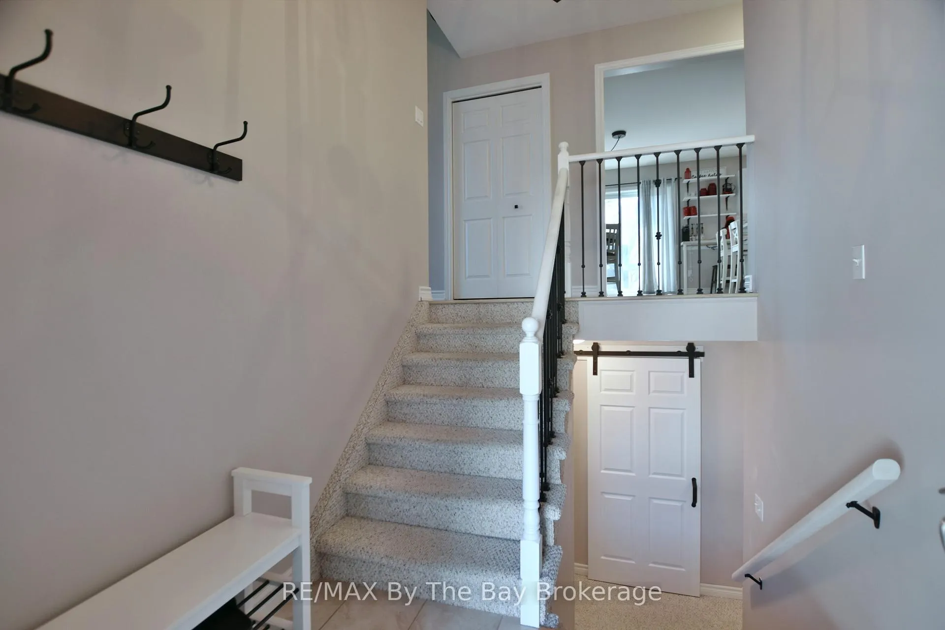 Photo 9 of 8 Pridham Court, Wasaga Beach — HOMEH