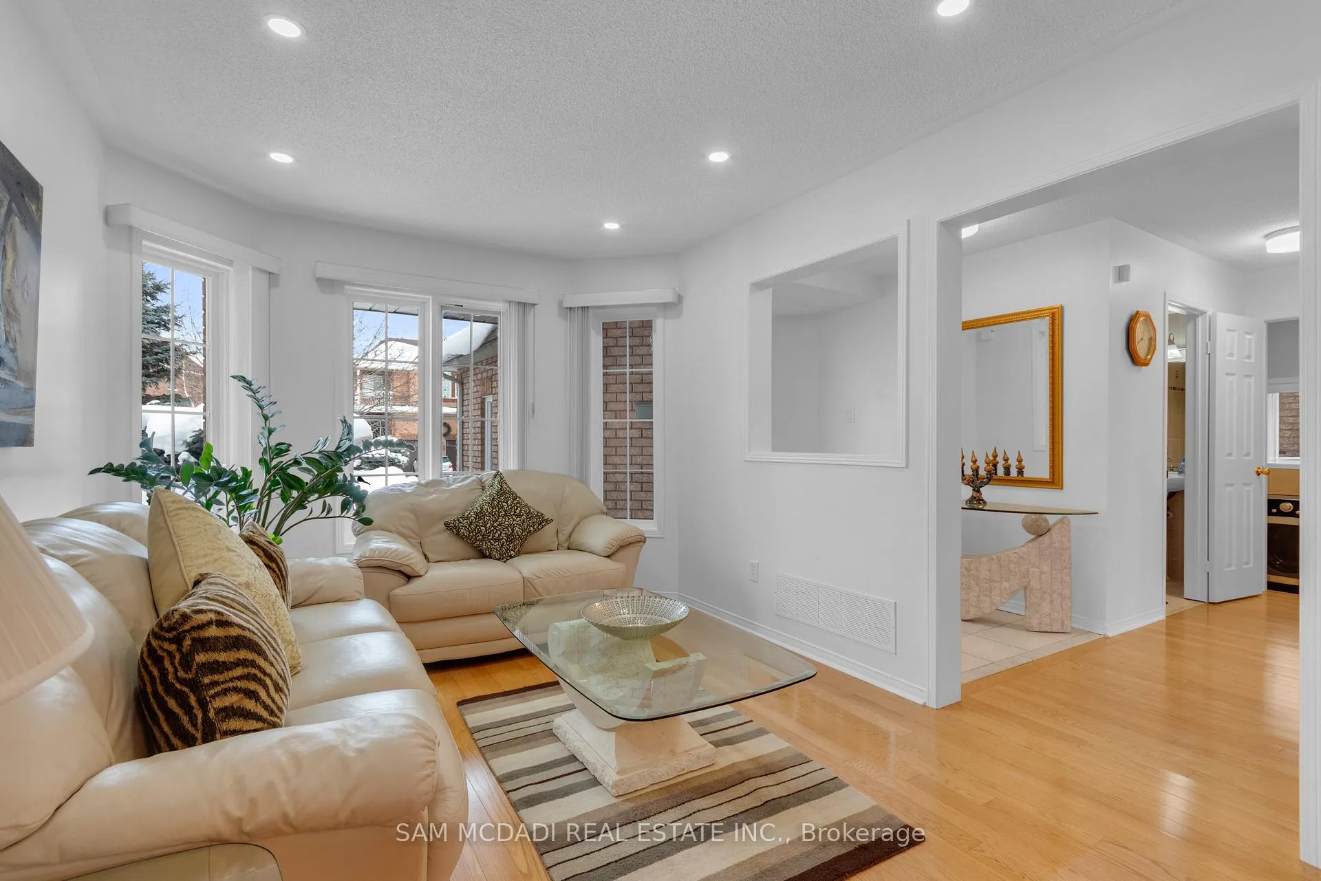 Photo 4 of 22 Nazer Street, Halton Hills, Georgetown — HOMEH