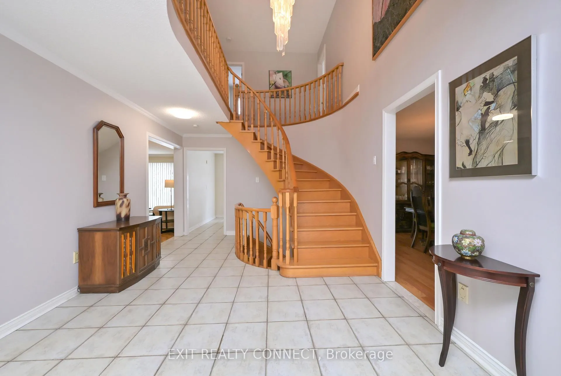 Photo 5 of 303 Forest Drive, Vaughan, West Woodbridge — HOMEH