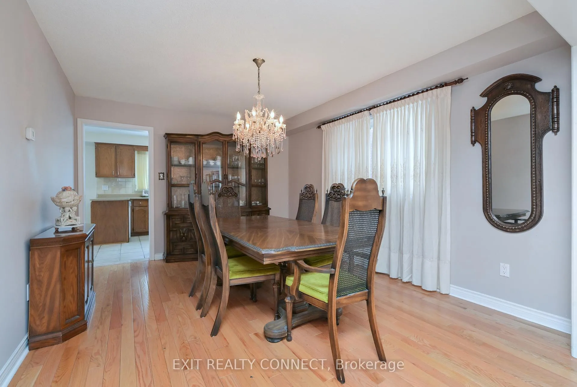 Photo 13 of 303 Forest Drive, Vaughan, West Woodbridge — HOMEH