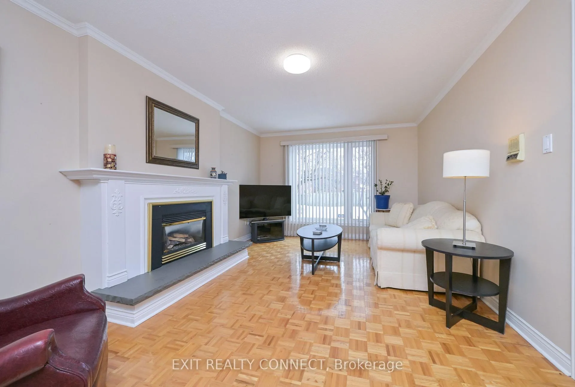 Photo 16 of 303 Forest Drive, Vaughan, West Woodbridge — HOMEH