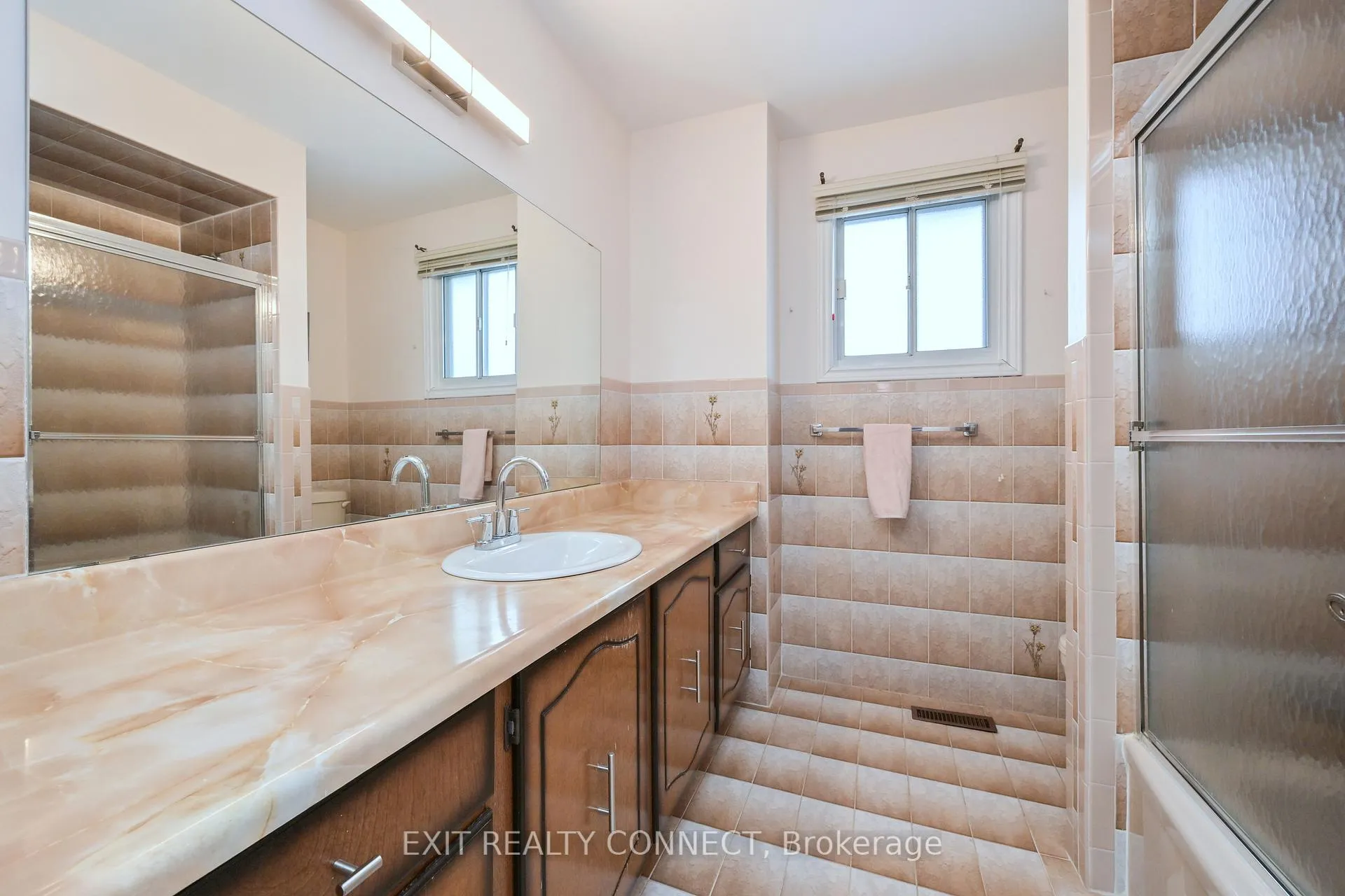 Photo 26 of 303 Forest Drive, Vaughan, West Woodbridge — HOMEH