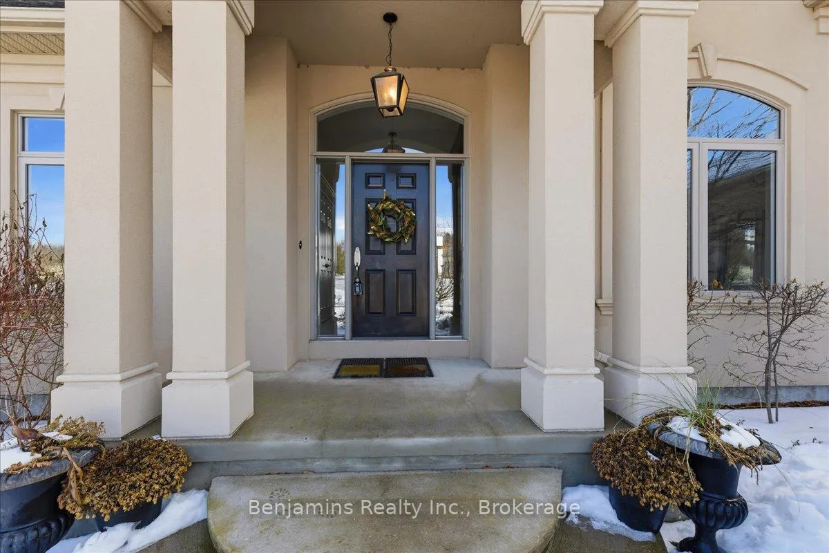 Photo 2 of 86 Canters Close, Kitchener — HOMEH