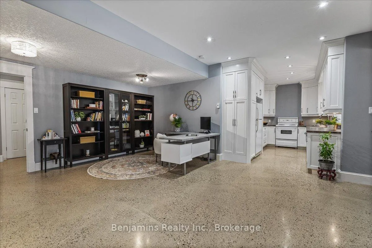 Photo 28 of 86 Canters Close, Kitchener — HOMEH