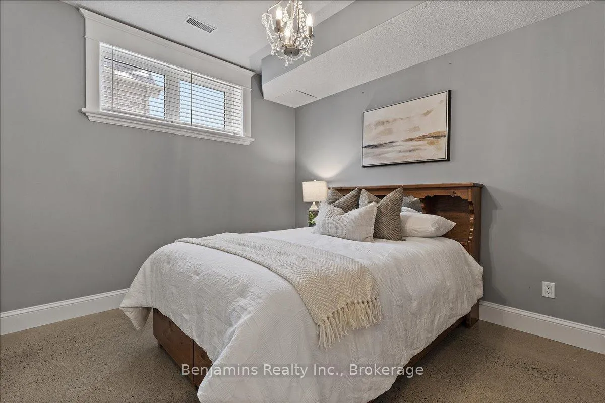 Photo 34 of 86 Canters Close, Kitchener — HOMEH