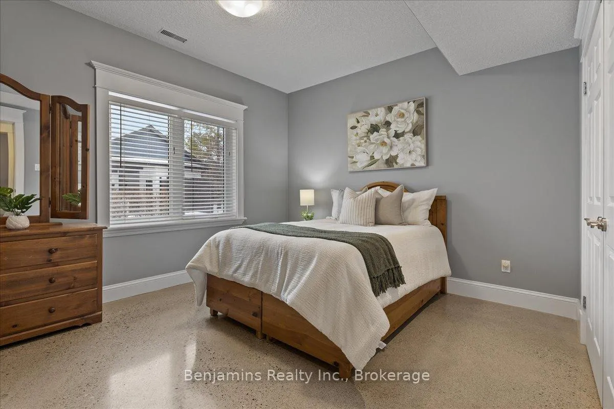 Photo 36 of 86 Canters Close, Kitchener — HOMEH