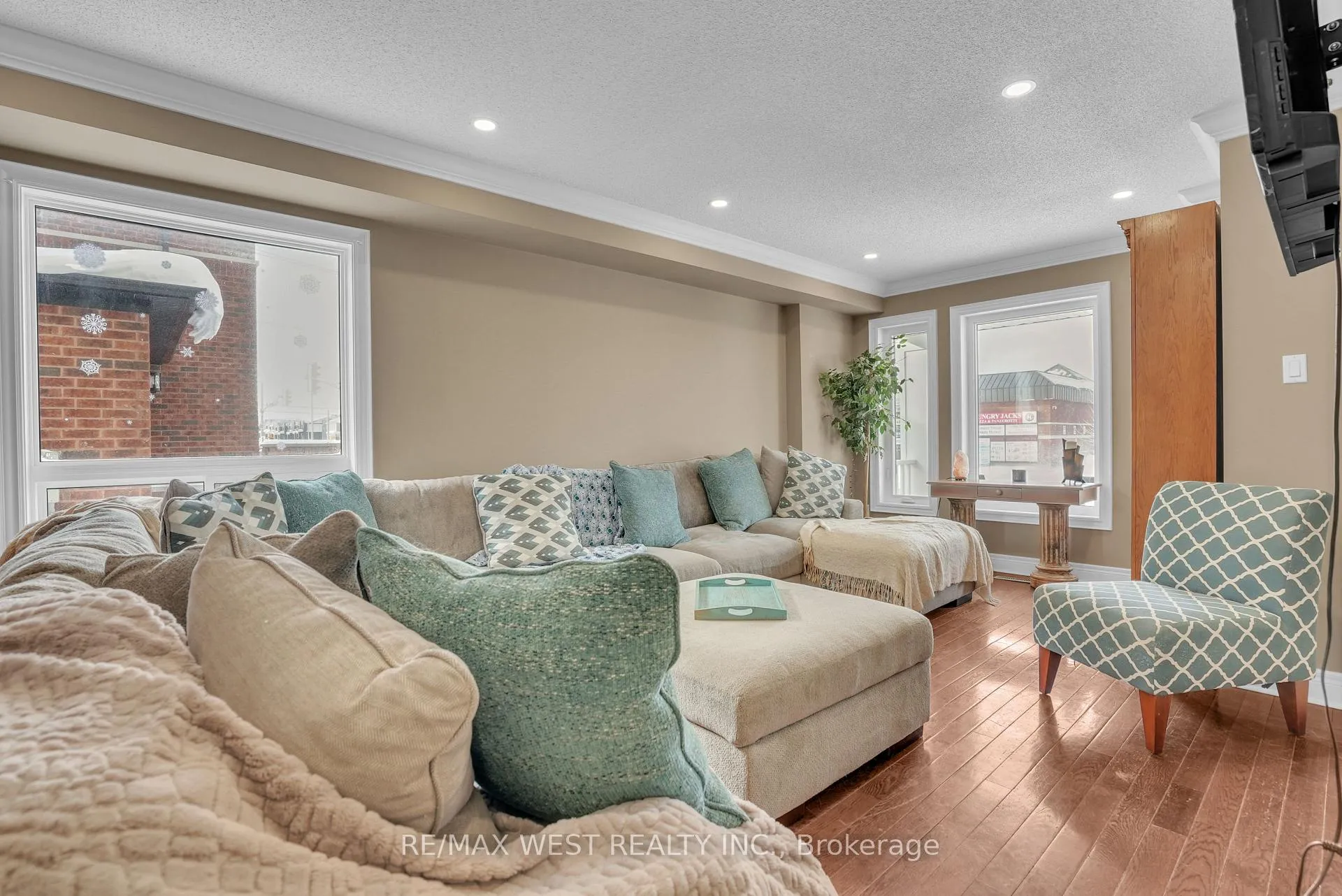 Photo 1 of 173 Prince William Way, Barrie, Innis-Shore — HOMEH