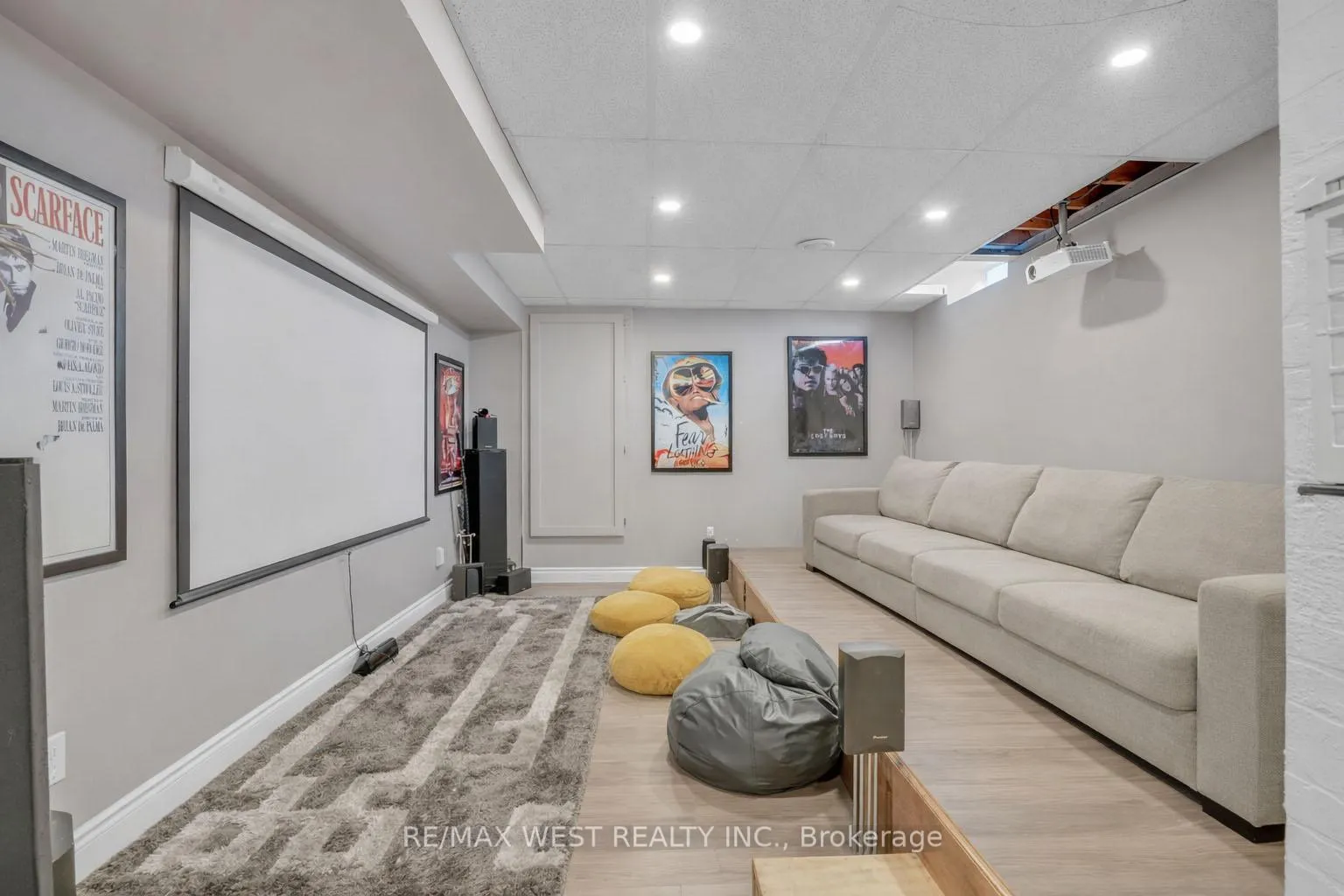 Photo 6 of 173 Prince William Way, Barrie, Innis-Shore — HOMEH