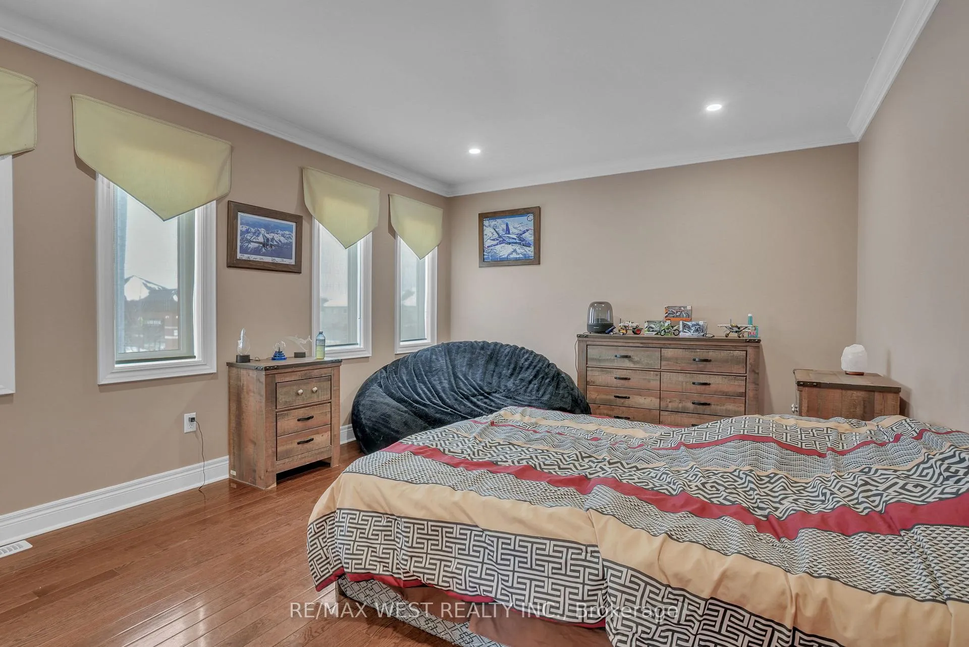 Photo 7 of 173 Prince William Way, Barrie, Innis-Shore — HOMEH