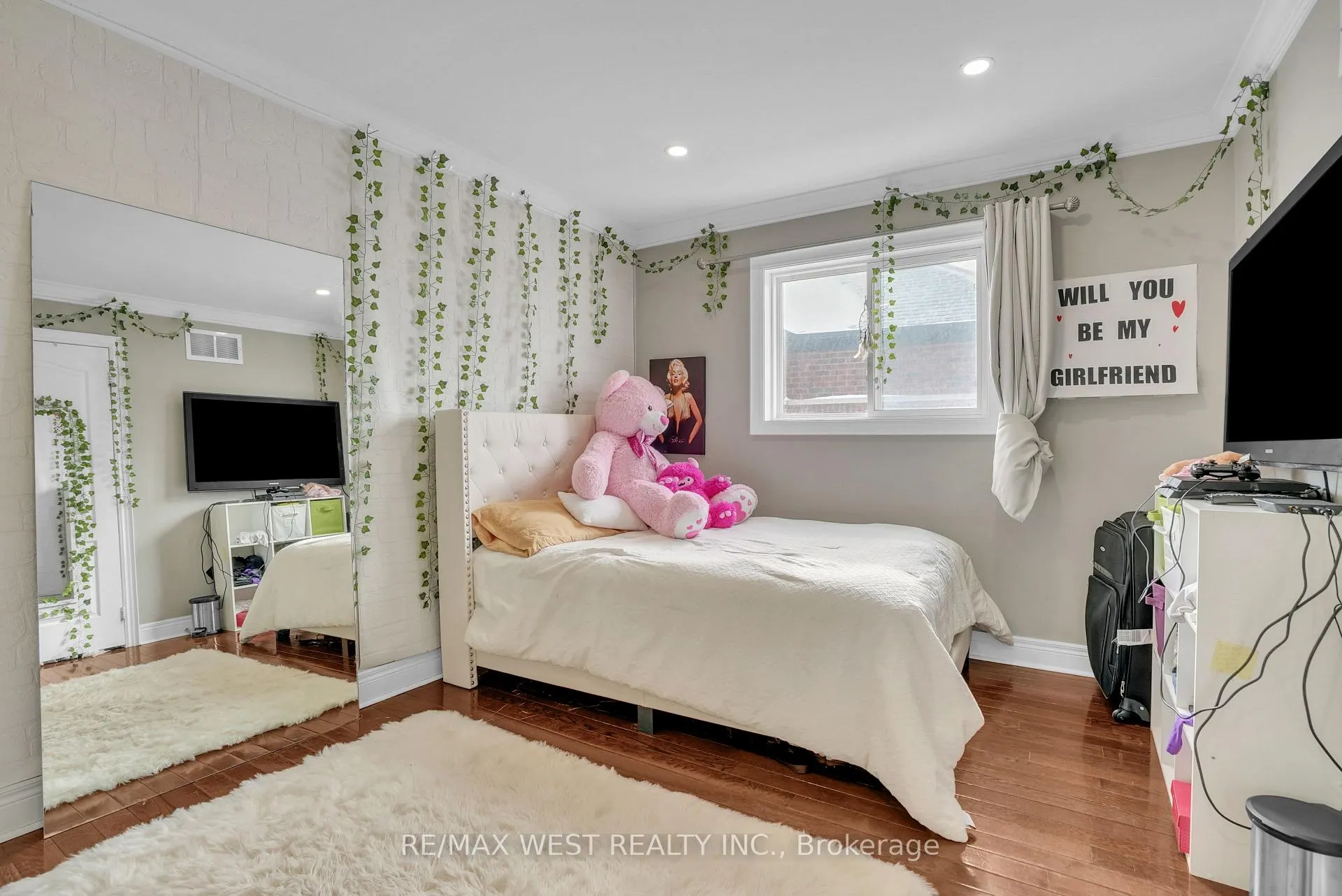 Photo 9 of 173 Prince William Way, Barrie, Innis-Shore — HOMEH