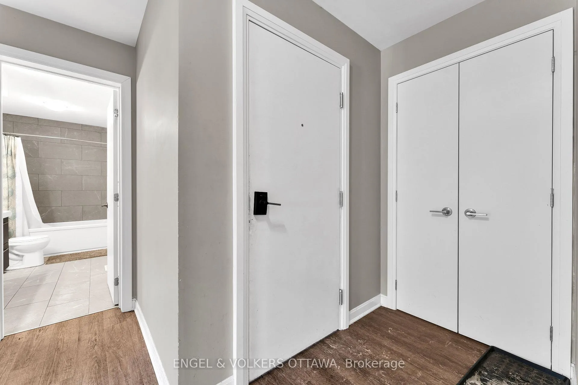 Photo 2 of Unit 2, 52 Ontario Street, Ottawa, Overbrook — HOMEH