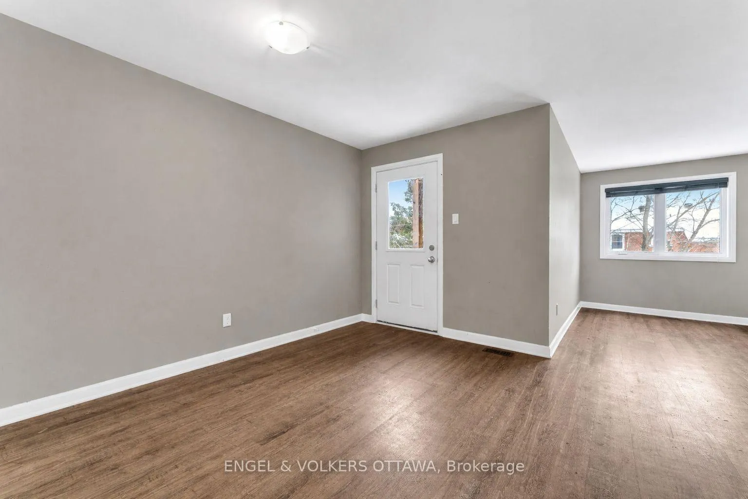 Photo 4 of Unit 2, 52 Ontario Street, Ottawa, Overbrook — HOMEH