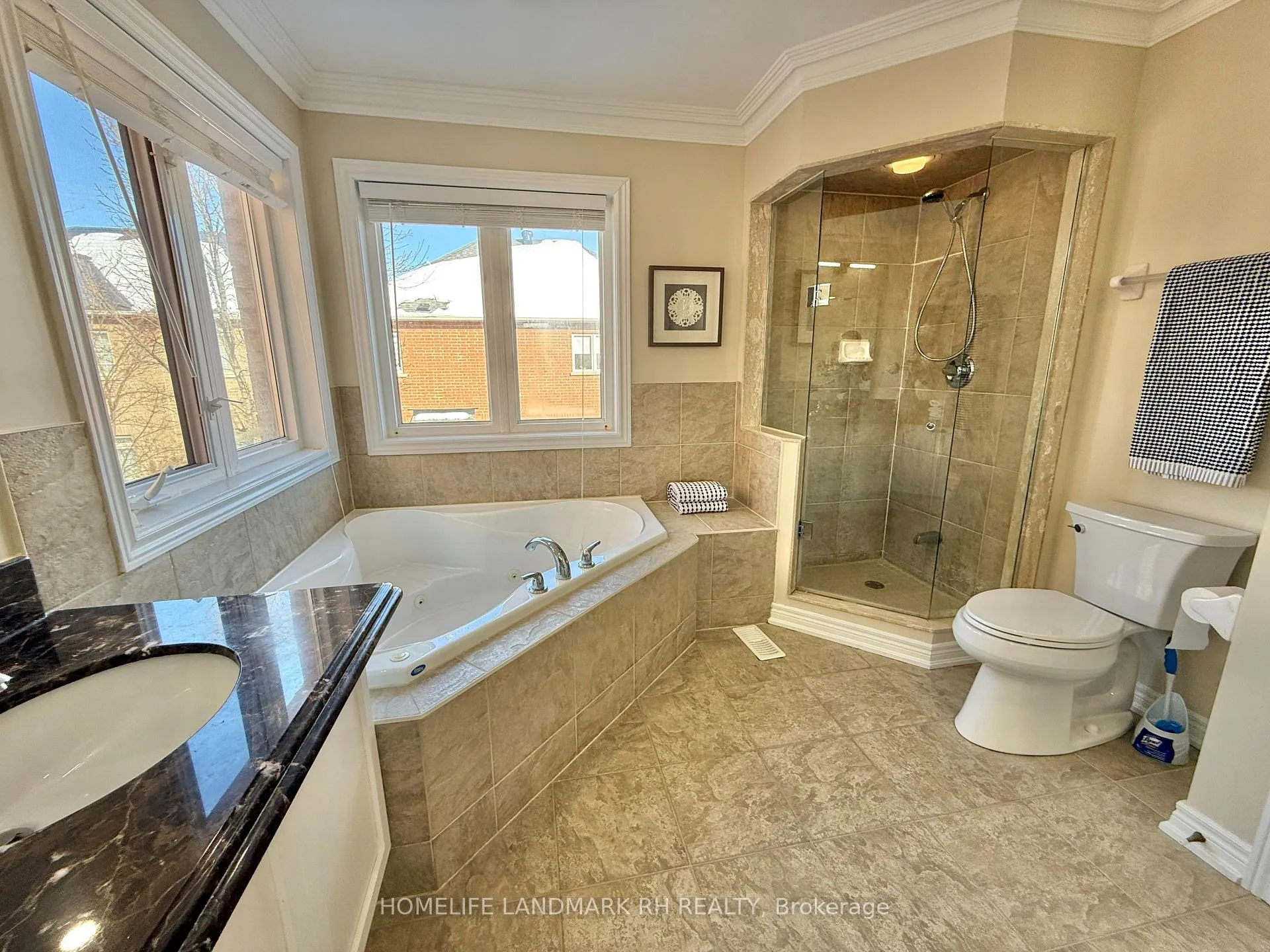 Photo 11 of 26 Jacobi Court, Vaughan, Patterson — HOMEH