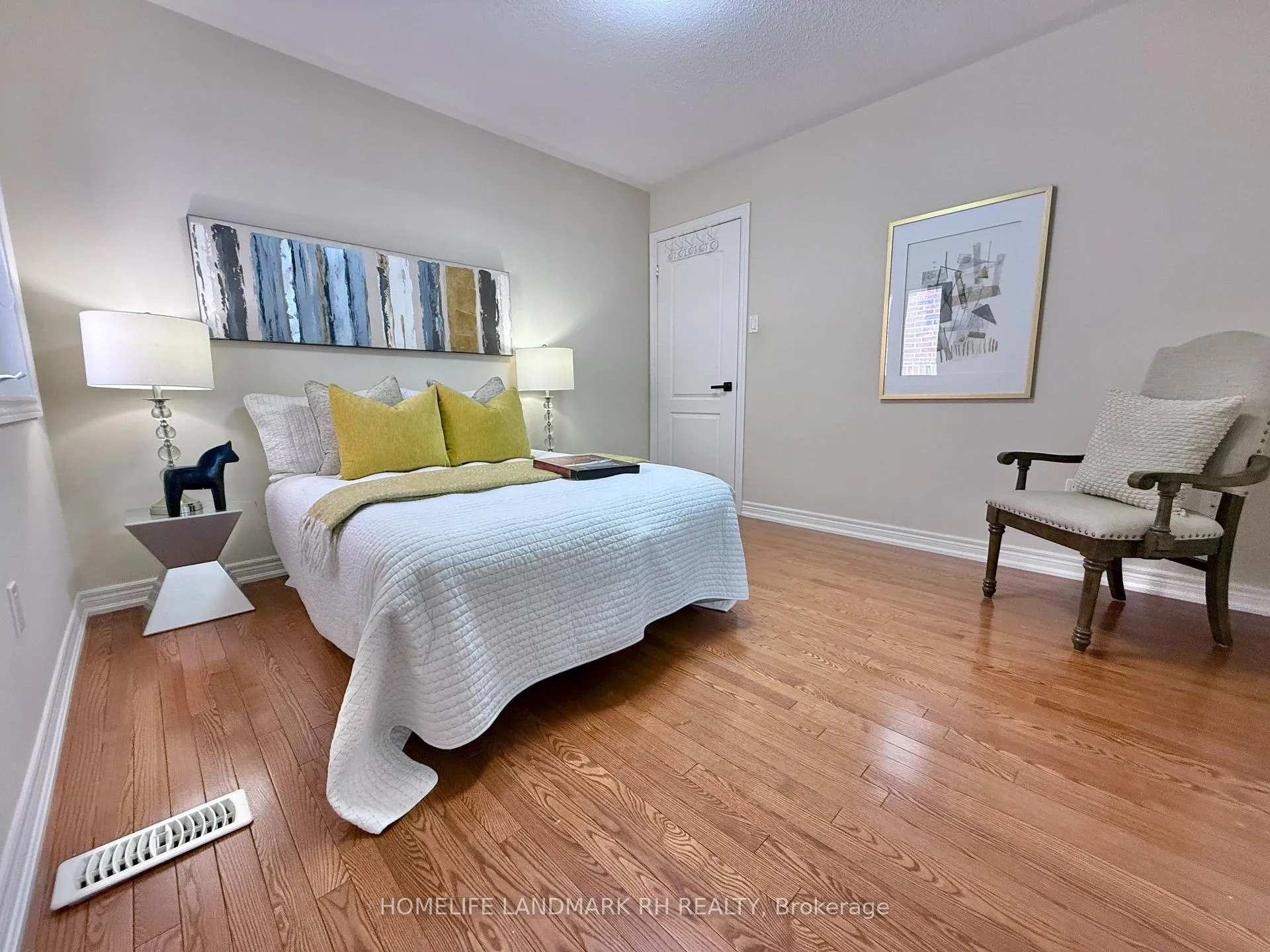 Photo 16 of 26 Jacobi Court, Vaughan, Patterson — HOMEH