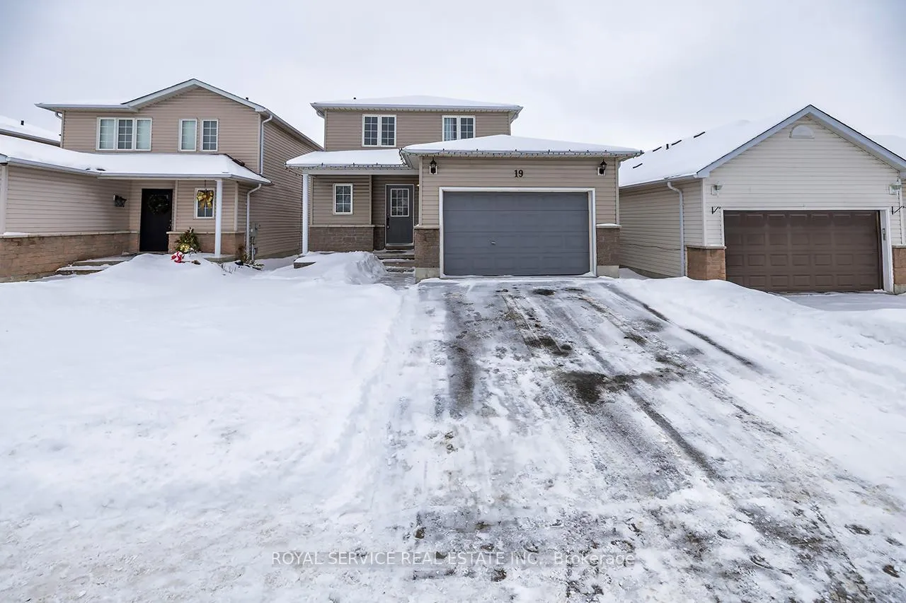Photo 2 of 19 Brooking Street, Clarington, Bowmanville — HOMEH